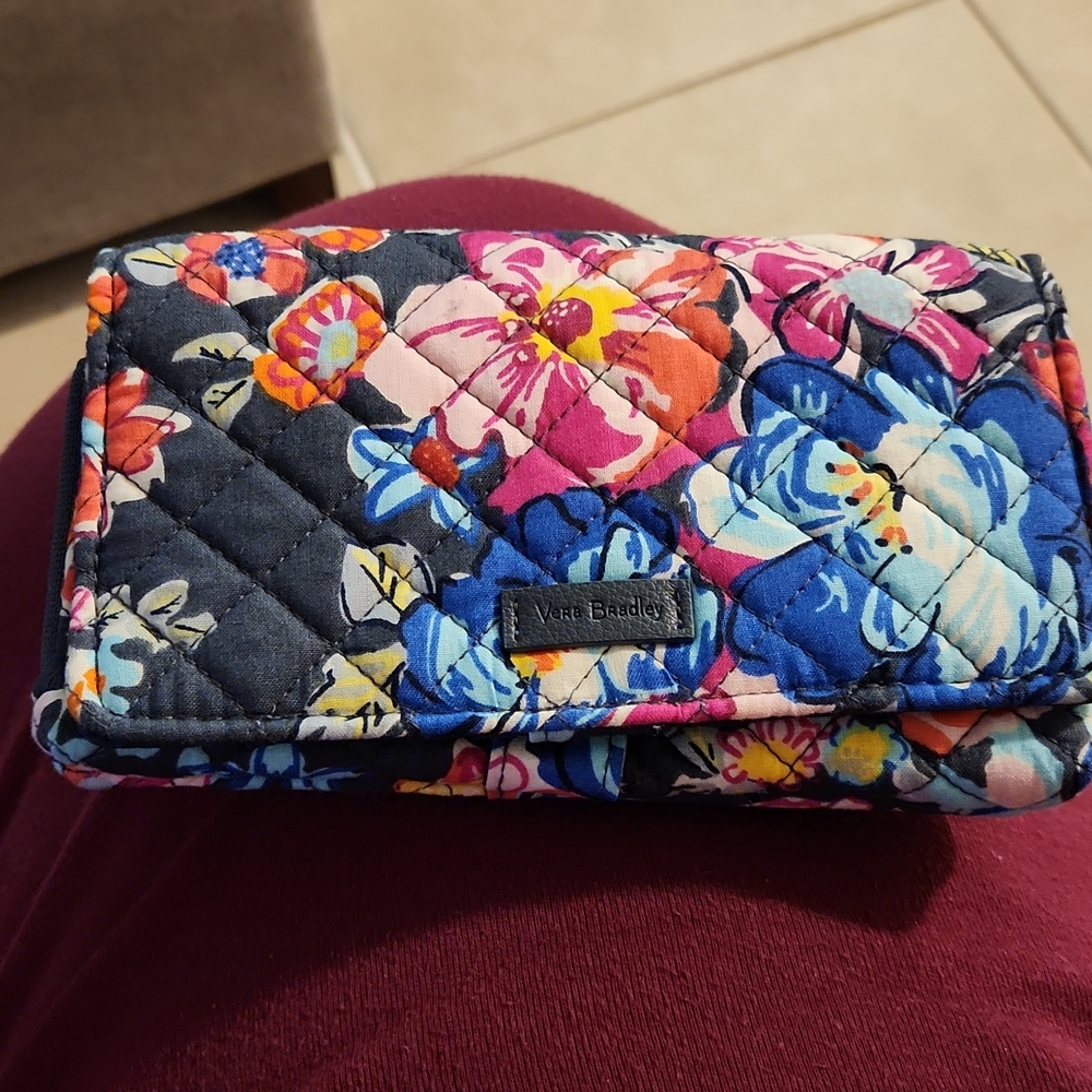 Vera Bradley Pretty Poisies wallet with adjustable strap and RIFD zip pocket